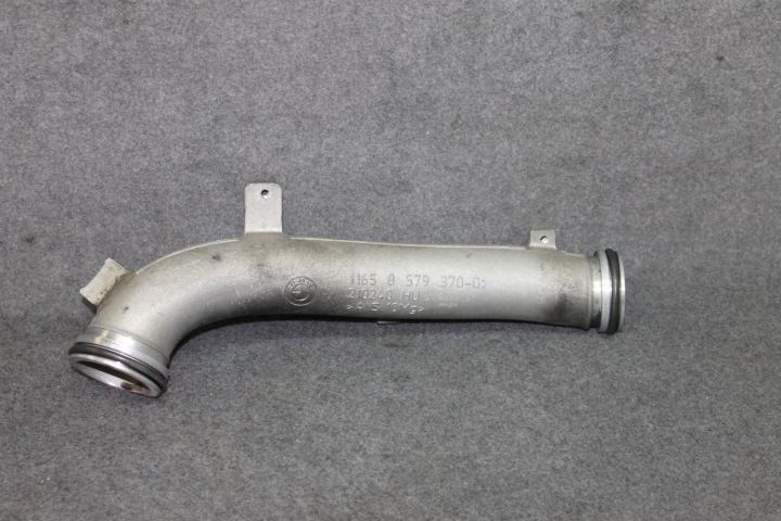 BMW G30 G11 G05 G07 M50DX B57D30C - wiring pipe of the turbine 8579370