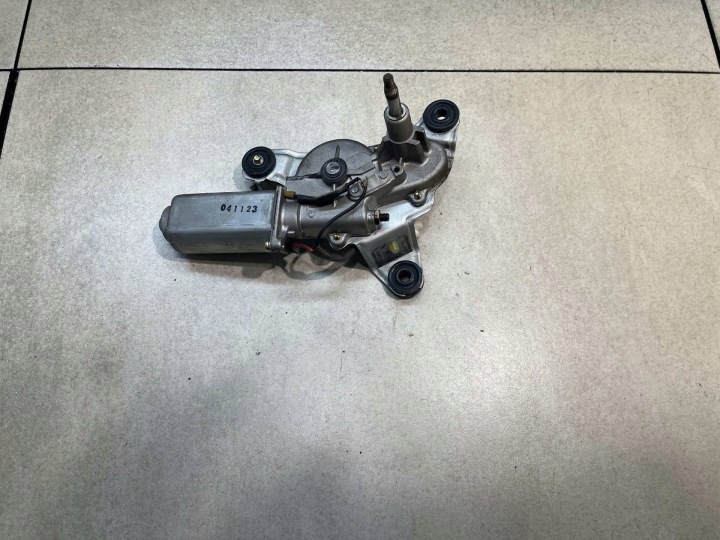 Motor Wischer heck KIA CARENS II 1.6 16V 039111400