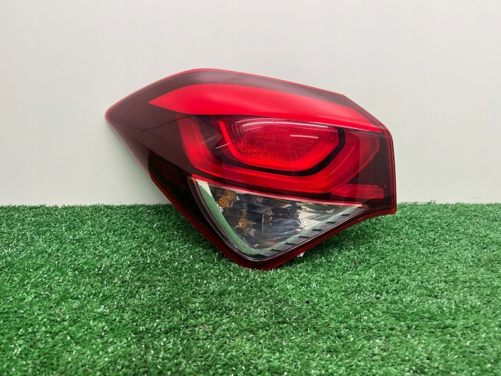 light left rear HYUNDAI I20 II 2018 92401-C8000 02068099900010 EU nice OE