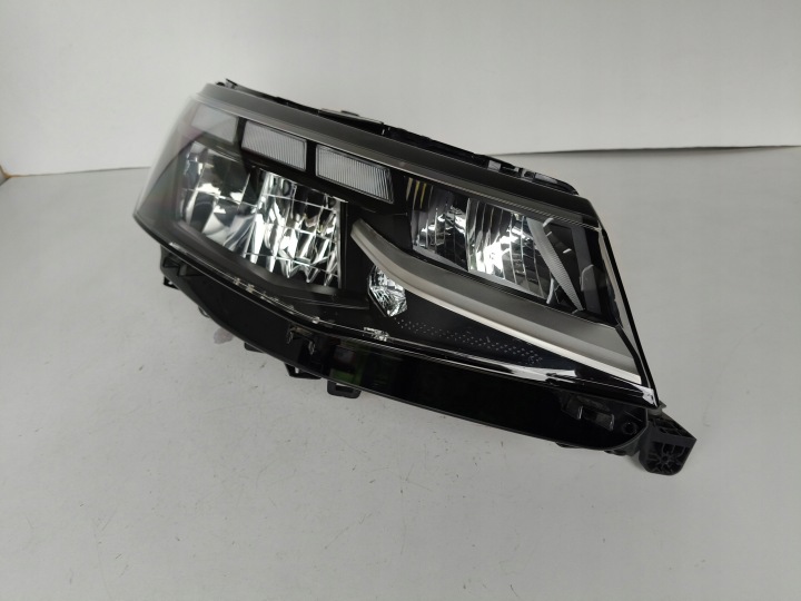 far desna REFLEKTOR VW T7 7T 7T0 21- FULL LED