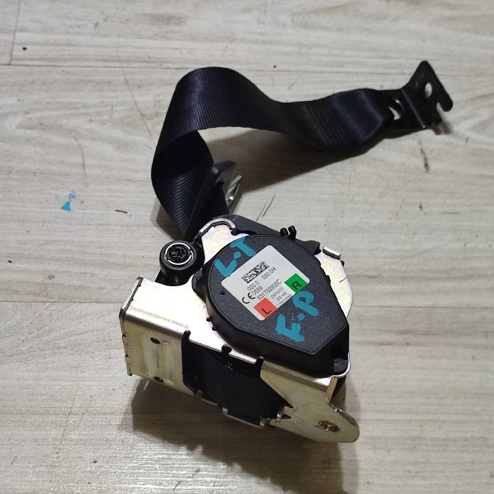 Arrière Ceinture de sécurité avant Arrière Bouche buse Gauche Jaguar F-Pace 00000900H