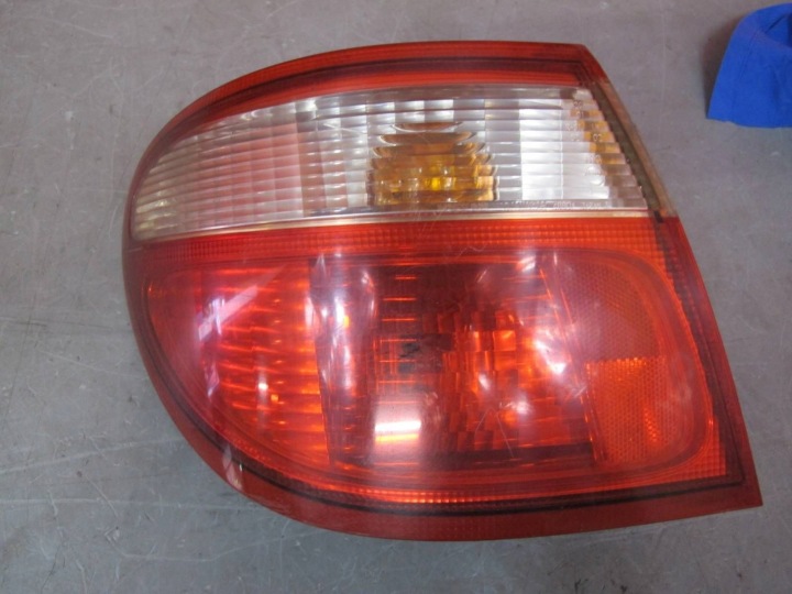 NISSAN ALMERA 2 II N16 00- Sedan Licht links heck hinten