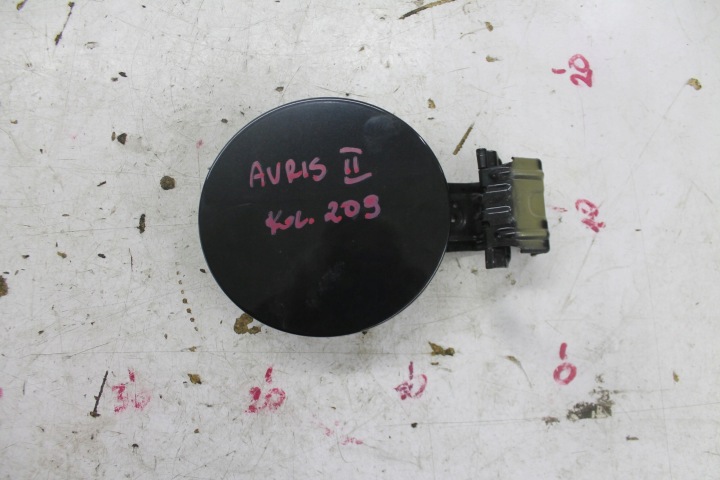 TANKKLAPPE DES KRAFTSTOFFSBEHÄLTERS AURIS II E18 HB DER RÄDER. 209 12-15