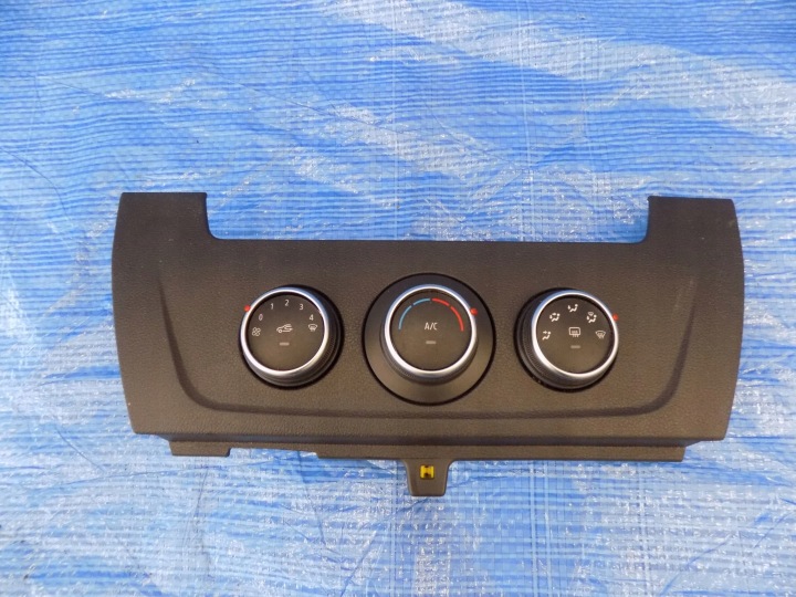 PANEL rešetka ventilacije klimatizacije RENAULT MASTER III LIFT IV 2,3DCI 150KM 2020R