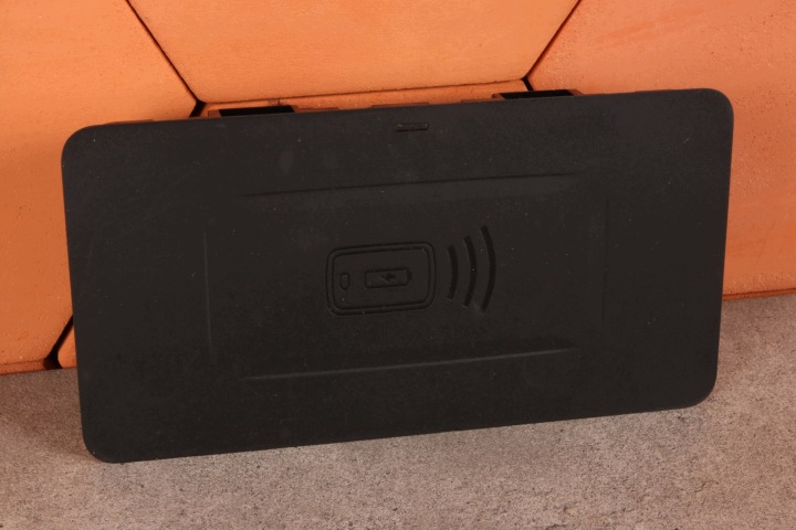 BMW G11 G15 G20 G21 G22 G26 X3 G01 LADOWARKA BEZPRZEWODOWA WCA NFC 5A69590