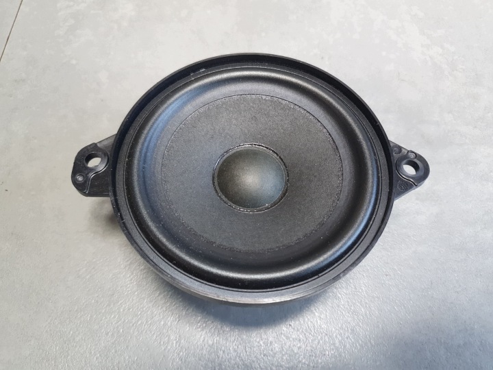 Audi A3 8Y Haut parleur centralny 83A035453