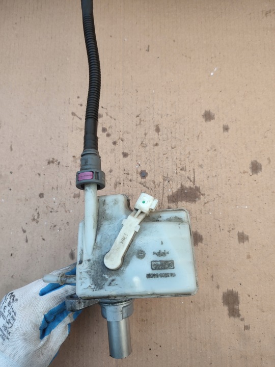 fékrásegítö tartály FOCUS MK3 LIFT ST 2,0 EB DV61-2140-J