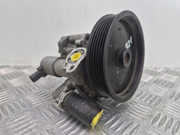 Mercedes C200 CGI S204 servo pump A0064667501 271.860