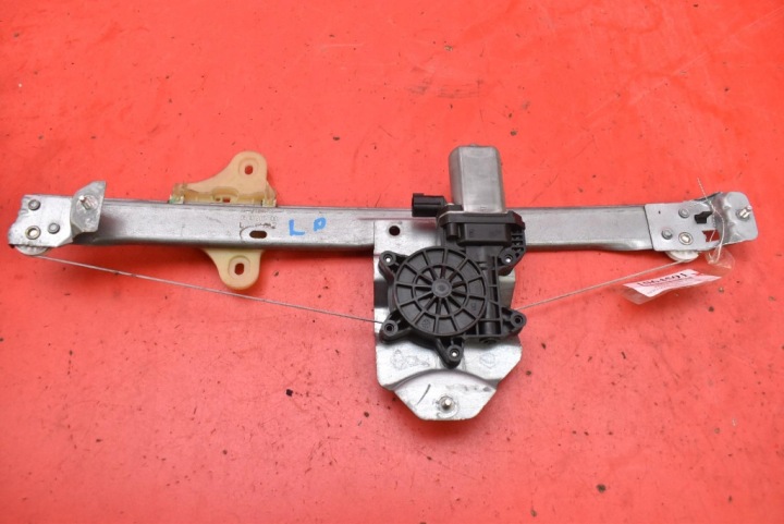 stahování okna levý předek EU 807213867R RENAULT CLIO 4 IV 5D HB LIFT 16-19
