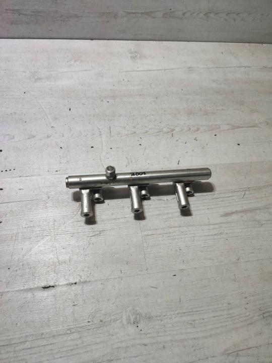 Peugeot 2008 II 2020 Kraftstoffverteiler Einspritzleiste