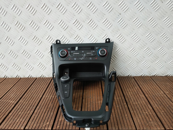 FORD FOCUS MK3 LIFT 14-18 PANEL klimatizácii RÁM KOMPLET F1ET-18C612-DK