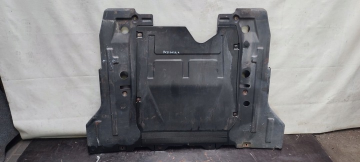 cover below engine of the engine cover pampers Opel Insignia A 2,0 CDTI