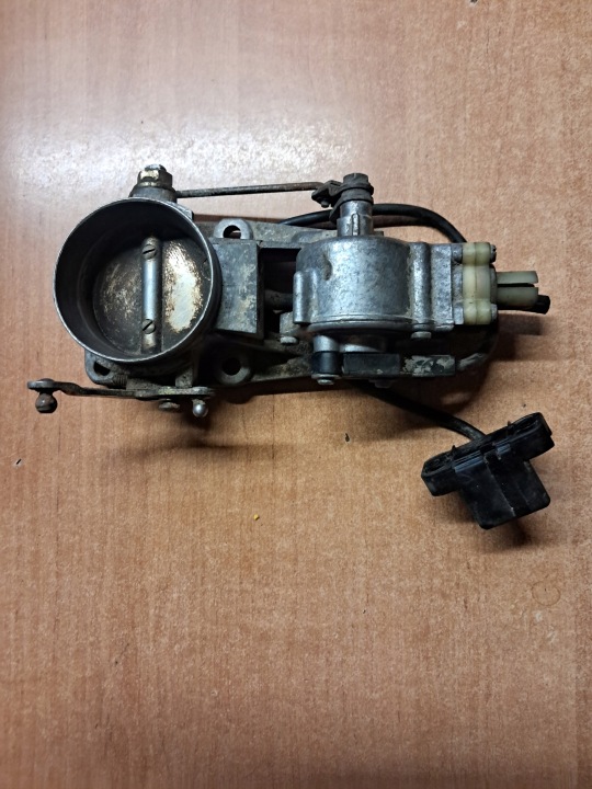 Valvola a farfalla MERCEDES W123 W124 M102 0011407353