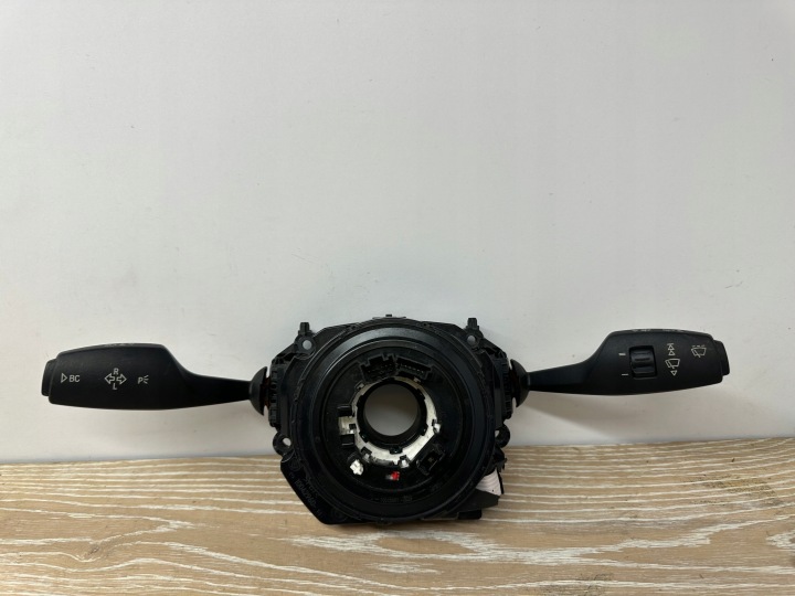 páčky pod volant a ovládání ovladanie kroužek ZWIJAK BMW F20 F25 F31 F30 9253753