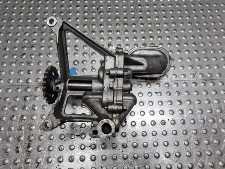 oil pump 9682393380 FORD GALAXY MK3 FOKUS MK3 S-MAX 2.0 TDCI UFWA