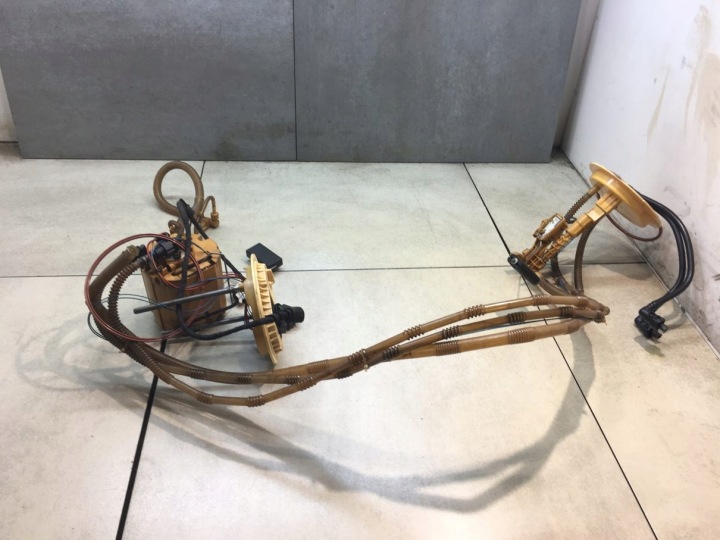 Kraftstoffpumpe Förderpumpe PLYWAK W251 3.0 CDI V6 A2514700994 A2514700190
