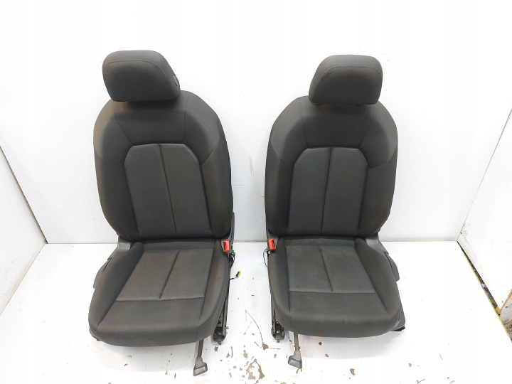 AUDI A3 8Y4 HB 5D Fotel eleje jobb sztuka