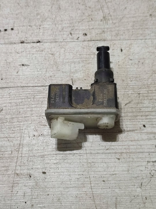 Peugeot 308 2019 Tlmič dvierka nádrže Paliva