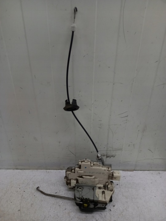 lock door CENTRALNY right front AUDI A4 B7 8E1837016AA 11S