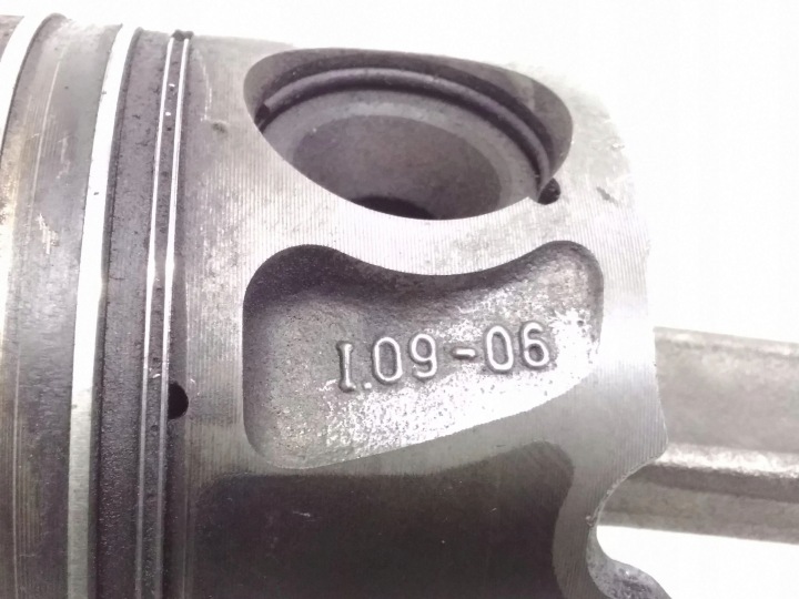 Opel Vectra C 2006 Corbovod piston 6