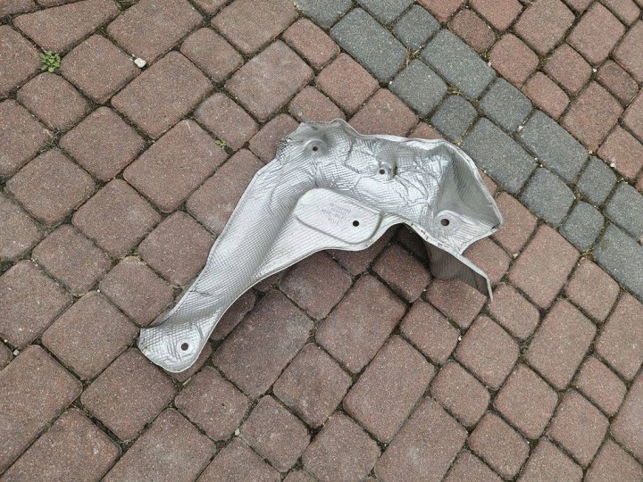 Boîte Couverture tablier moteur termiczna de l’échappement OPEL ASTRA L 6 VI 9840242180