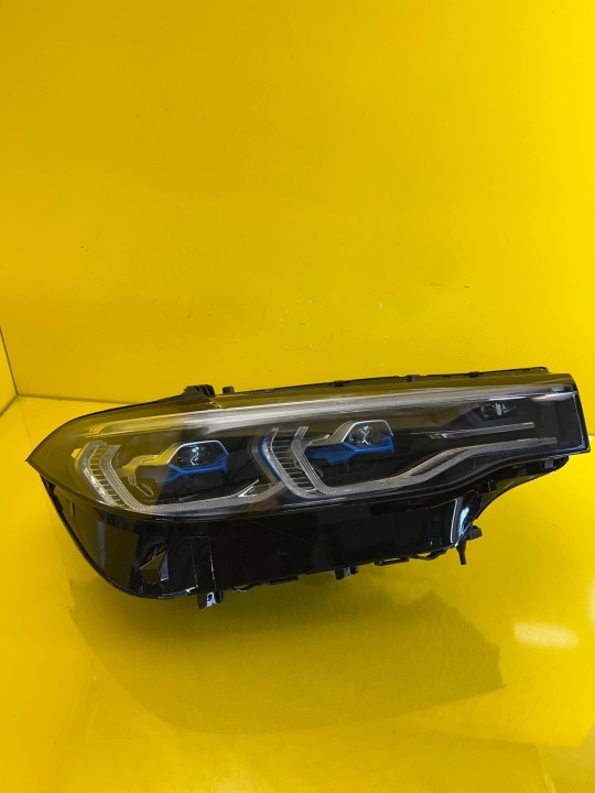 light right BMW X7 G07 Laser 7933326-05