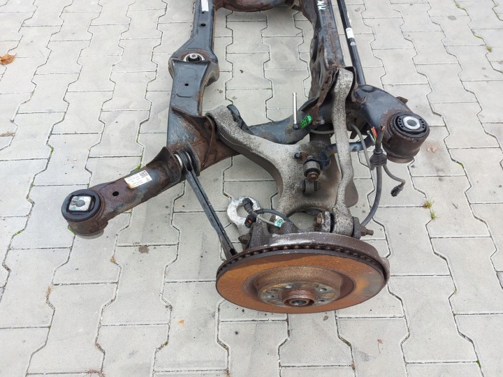 PORSCHE MACAN S 95B 3.0 TDI Mozzo FUSELLO braccetto posteriore sinistra