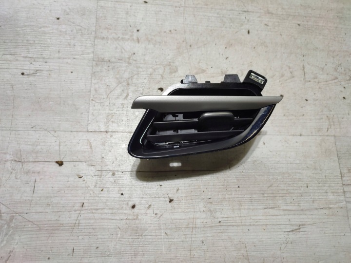 Opel Corsa F 2022 right side grid air conditioning devices side