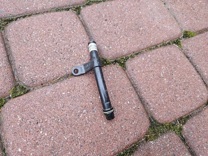 bracket holder prowadnica miarki oil druta 1.0T LE1 Opel Adam 55583684