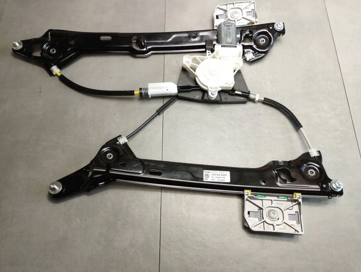 VW Arteon mechanizmus ablak jobb far 3G8839462B