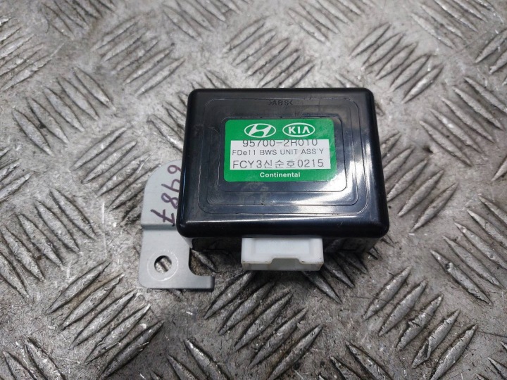 Module Stationnement PDC HYUNDAI I30 et LIFT 95700-2R010