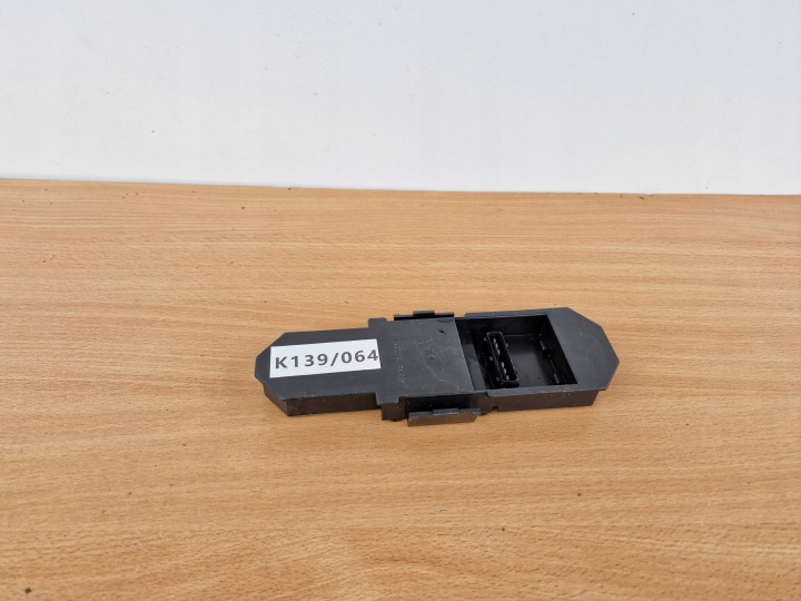 FORD MONDEO MK1 MK2 KOMBI Portalampada fanale usato sinistra posteriore OE
