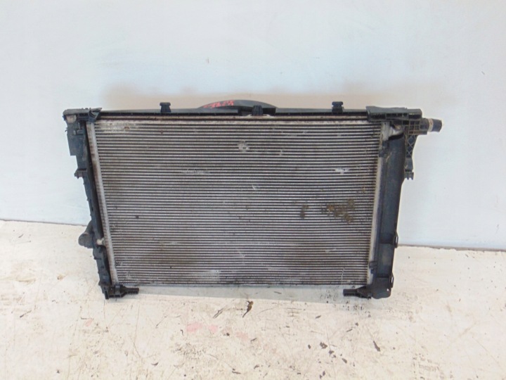 completa Radiatore motore usato KLIMY VENTOLA MERCEDES W205 CGI 2.0 0130708401