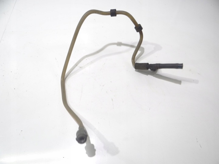 Schlauch rohr des Kraftstoffsbehälters BMW E60 204D4 7796064