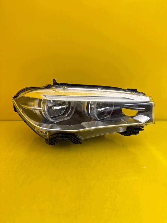 far desna Bmw X5 F15 X6 F16 Adaptive Led 7381138