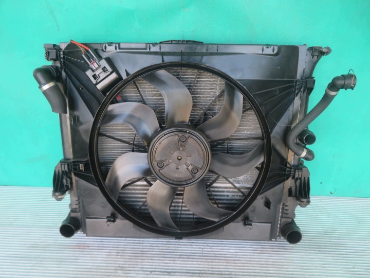 VENTOLA KOMPLET radiatore MERCEDES SPRINTER 2.2 21R A4479060212