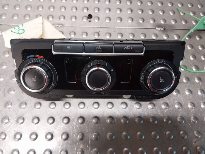 PANEL air conditioning devices of the air conditioning 3C8907336J VW GOLF VI PASSAT B7 CC