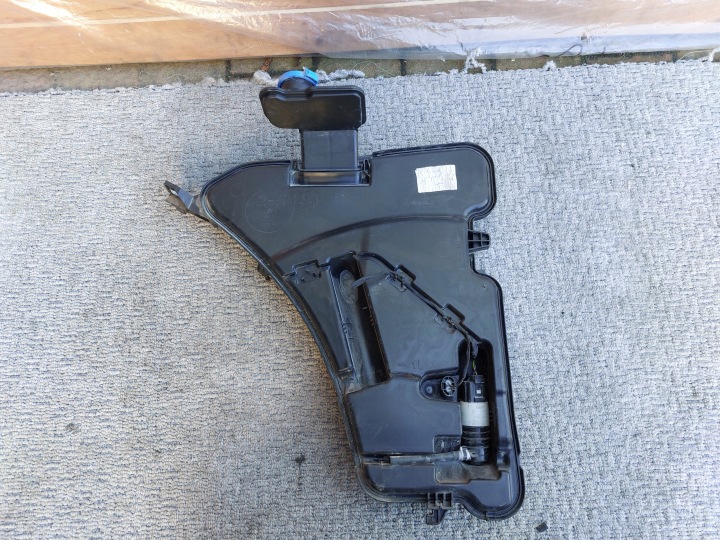 Behälter des Gasses Spritzdüse BMW G11 G12 21R