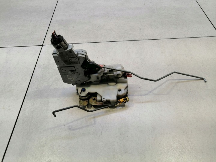 de la Serrure Portière Gauche Avant NISSAN PRIMERA P11 6 PIN