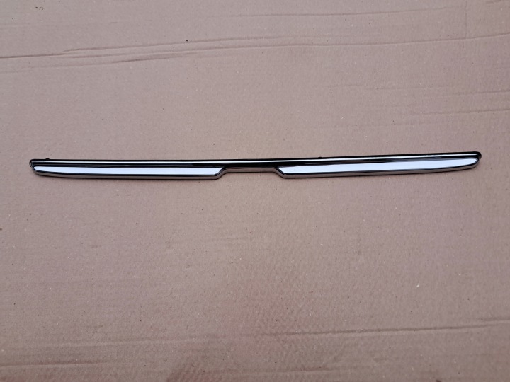 moulding of rear bonnet MERCEDES W116 1167580102