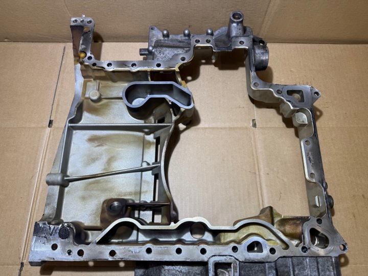 AUDI 4.2 FSI V8 BAT upper oil sump 079103603AC