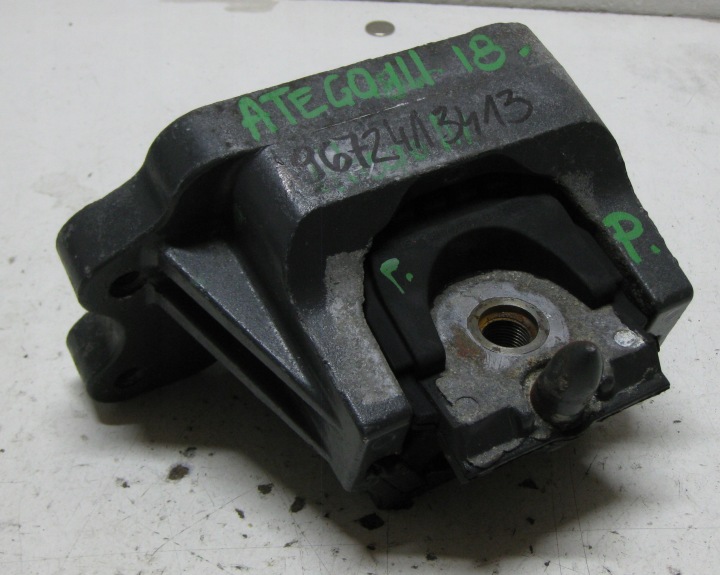 MERCEDES ATEGO 3 818 5.2D 18R engine mount right A9672413413