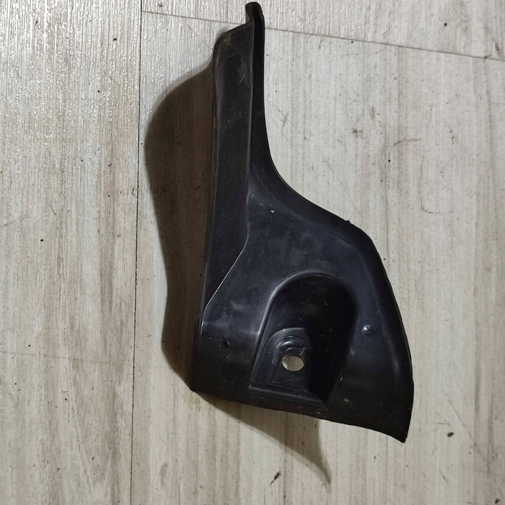 moulding of a fender front side right Jaguar F-Pace HK8316114