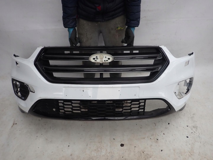 FORD KUGA II 2 MK2 ST-LINE LIFT 16-19 nárazník predok predný ostrekovač PDC
