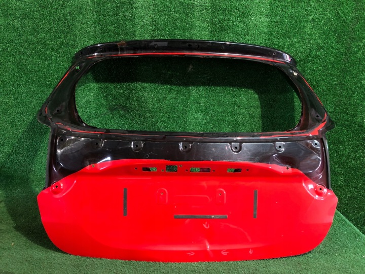 Malle hayon arrière coffre Arrière TOYOTA YARIS IV