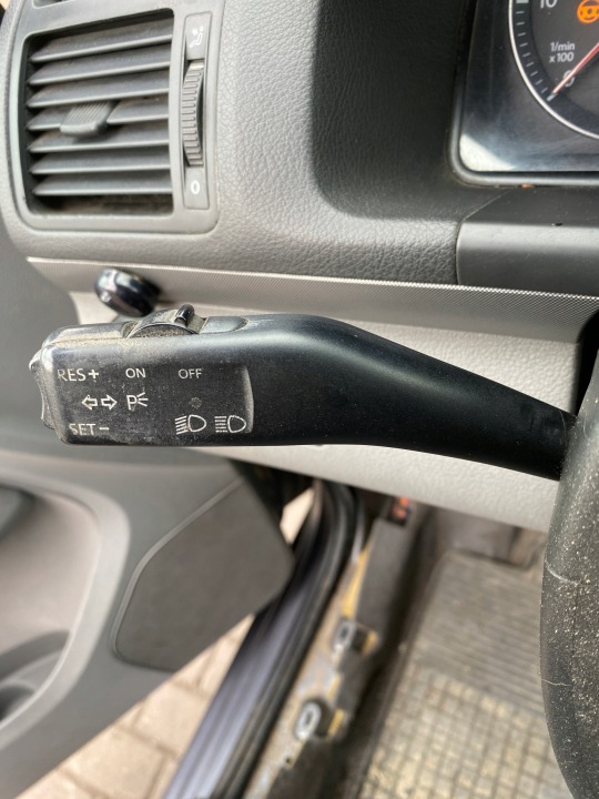 VW Touran 1 l 03-05 vypínač páčky pod volant a ovládání světel 2.0 TDI