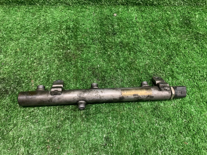 vstrekovacia rampa MERCEDES w211 W164 3.0 CDI A6420702695/001
