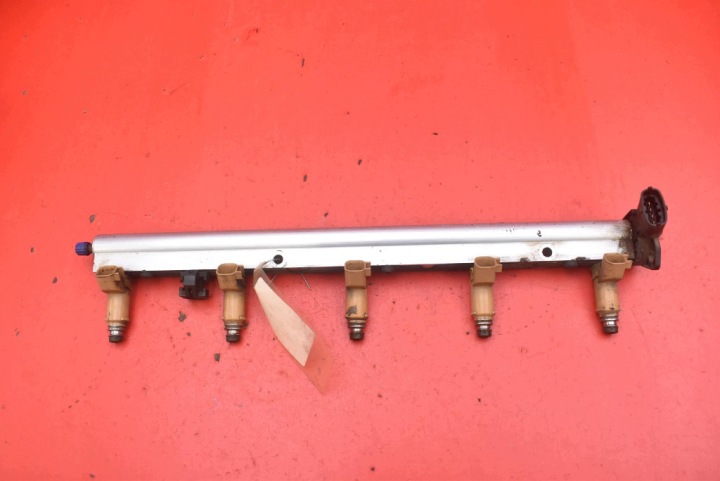 Rampe injection Injecteurs 8699448 VOLVO S40 2 II V50 2.4 20V 140 KM 04-07