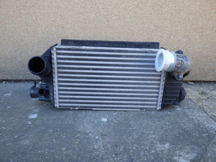 HYUNDAI TUCSON IV 4 SPORTAGE V 28270-2M400 chladič vzduchový intercooler