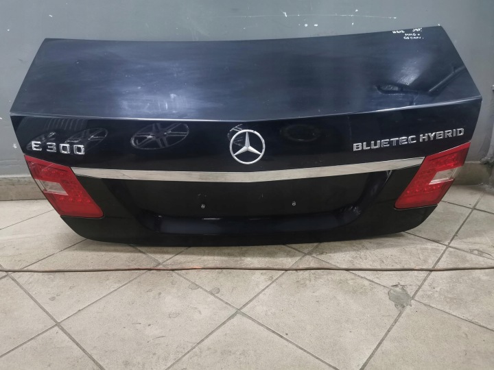 csomagtartó ajtók csomagtartó MERCEDES E-KLASA W212 197 SEDAN